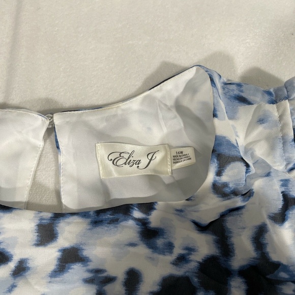 NEW Eliza J [‎ PLUS 16W ] Leopard Print Cold-Shoulder A-line Dress in White - Picture 4 of 16